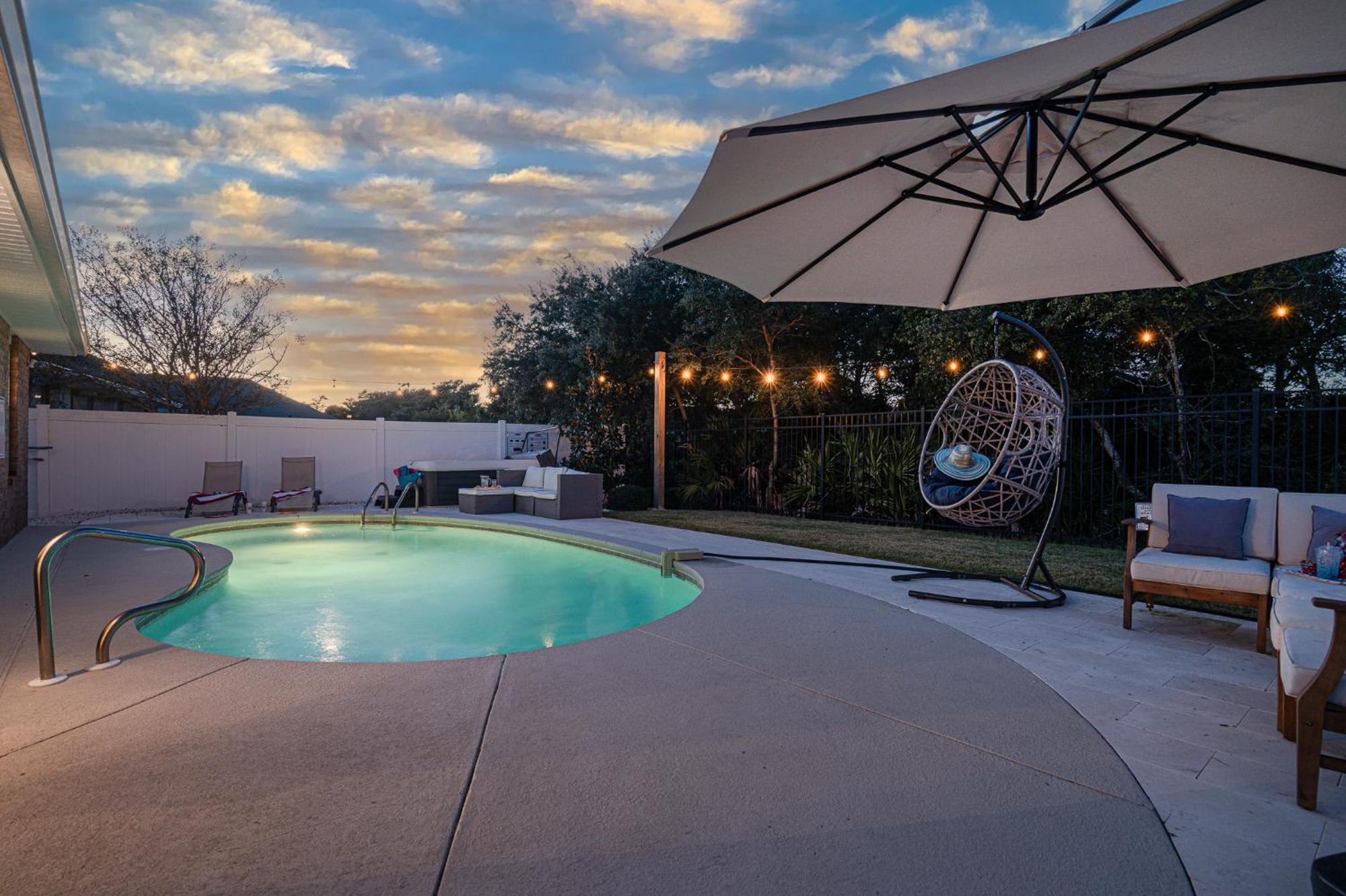 Heated Pool And Golf Cart, Walk To Beach! Best Deal! Destin Eksteriør bilde