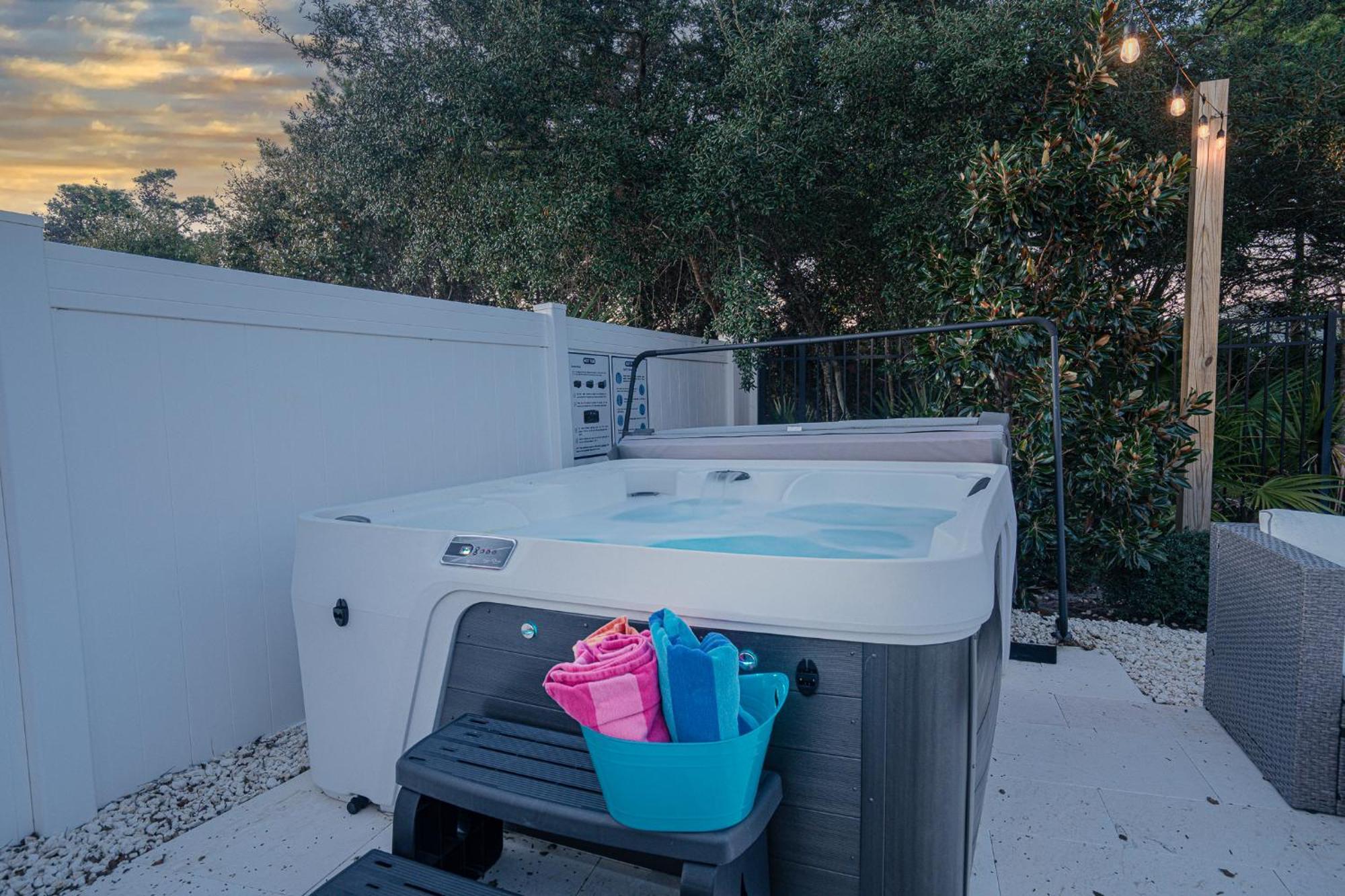 Heated Pool And Golf Cart, Walk To Beach! Best Deal! Destin Eksteriør bilde